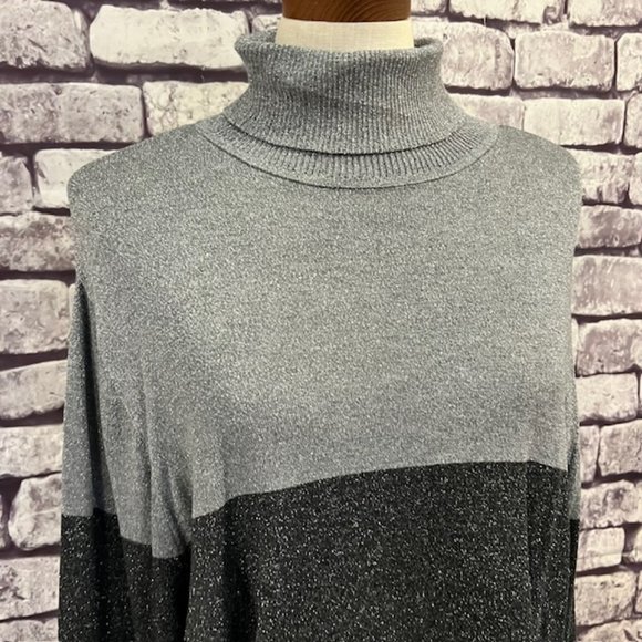 Alfani NWT Black & Gray Turtleneck Sparkling Sweater W/ Faux Fur Cuffs Size 3X - Picture 2 of 10